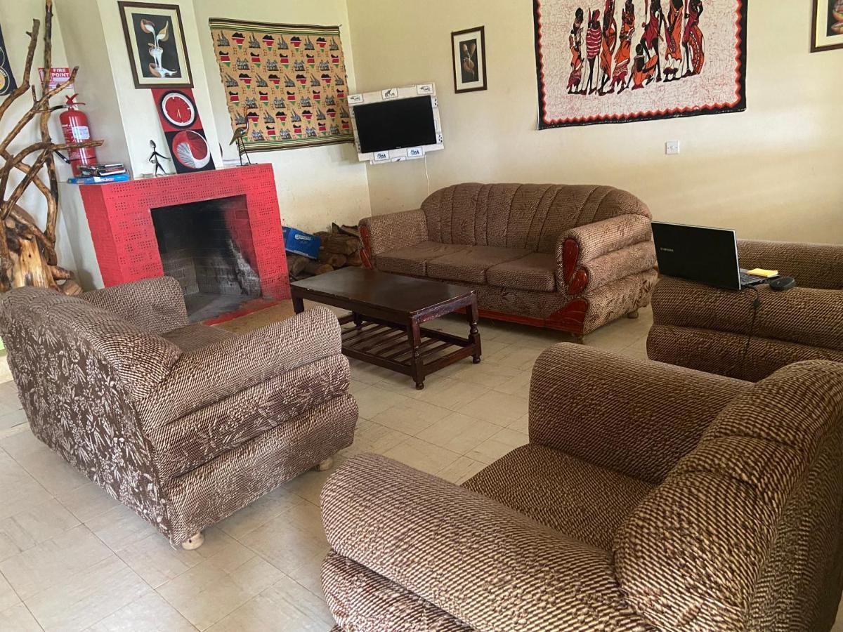 Ranges View Lodge Staycation Kiamuturi Esterno foto